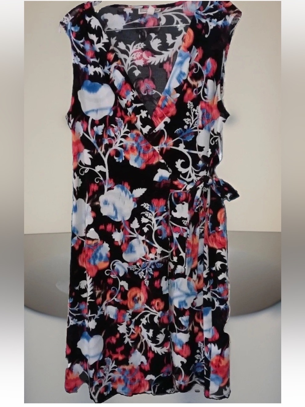 Dana Buchman Dress M Stretch Knit Boho Floral Faux Wrap Style Women’s Medium